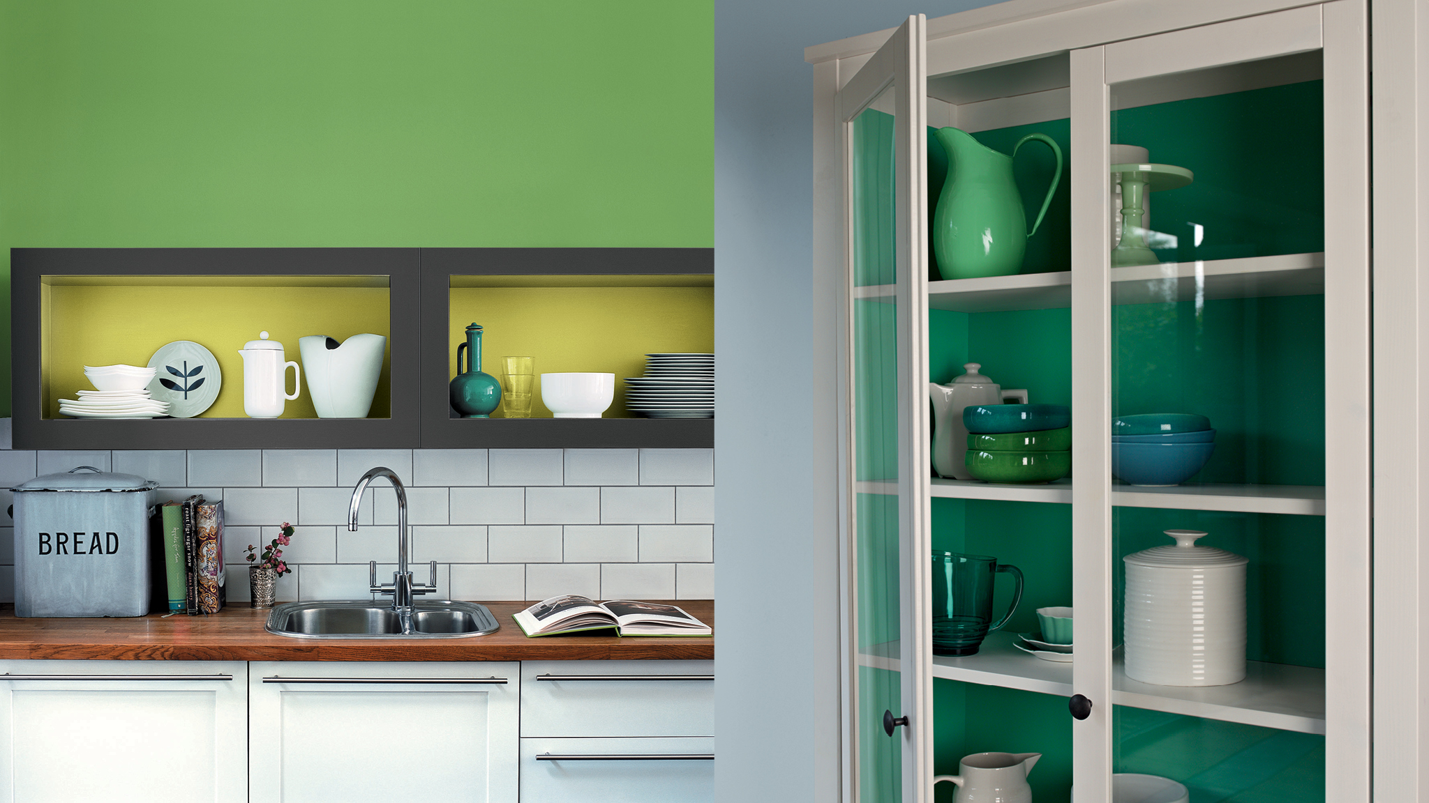 Armarios de cocina vistosos Seguro que sonreirás al abrir los armarios y ver en el interior un toque de color.