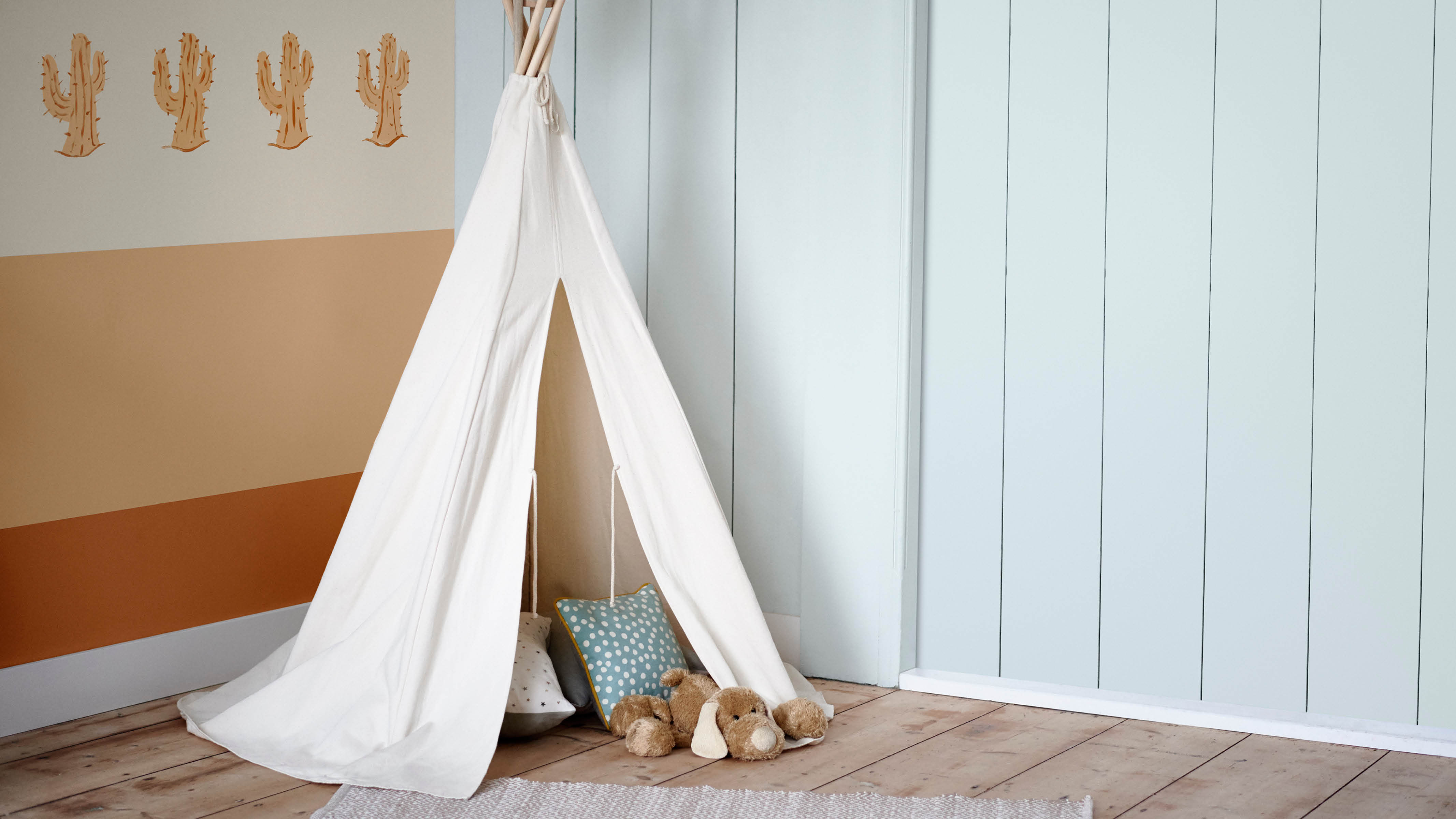 Habitación de bebé estilo Carpa India Una pequeña carpa india es un accesorio fantástico que llamará la atención del pequeño cuando juegue en el suelo.