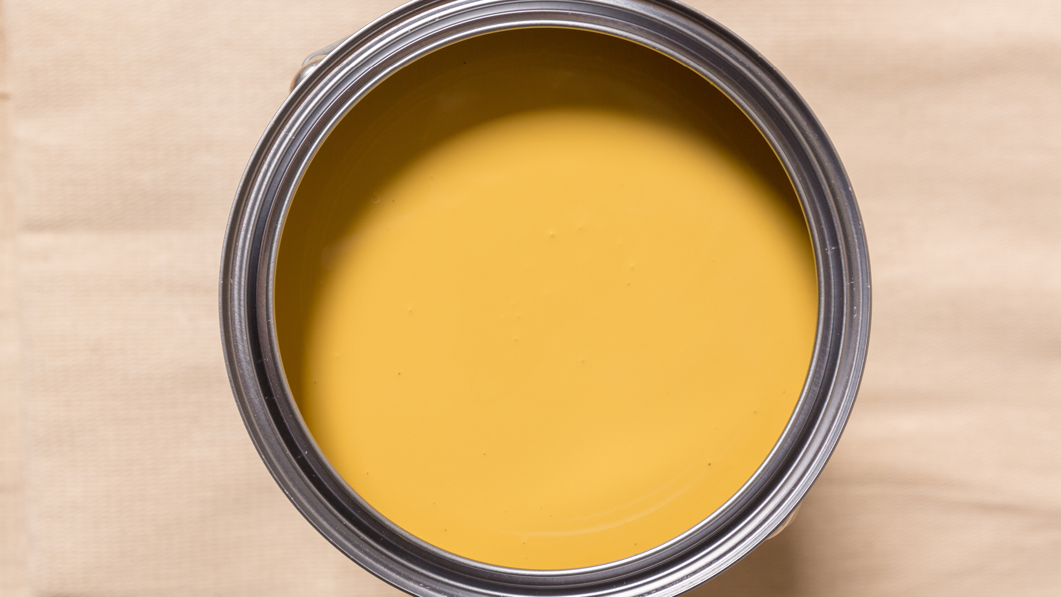 Todas las pinturas Inca son bajas en compuesto orgánico volátil Hacele un favor a todo el planeta y elegí pinturas con base de agua baja en compuesto orgánico volátil, ya que estas contienen menos disolventes que las pinturas de pared con base de aceite, una opción mucho más inteligente para los decoradores responsables.
