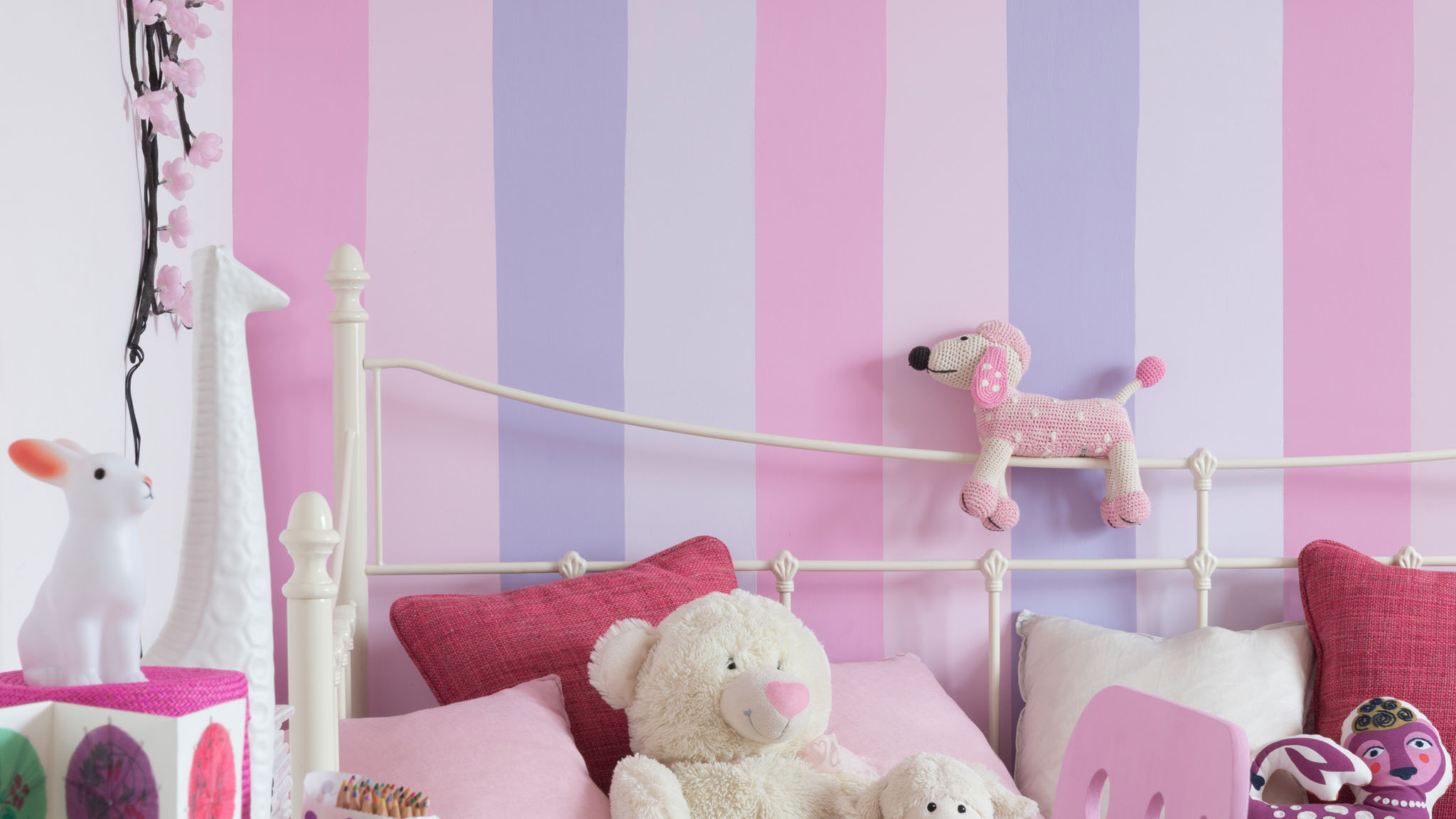 Dormitorio de niños en rosa Creá un aspecto especial en el dormitorio de tu hijo con colores rosa clásico