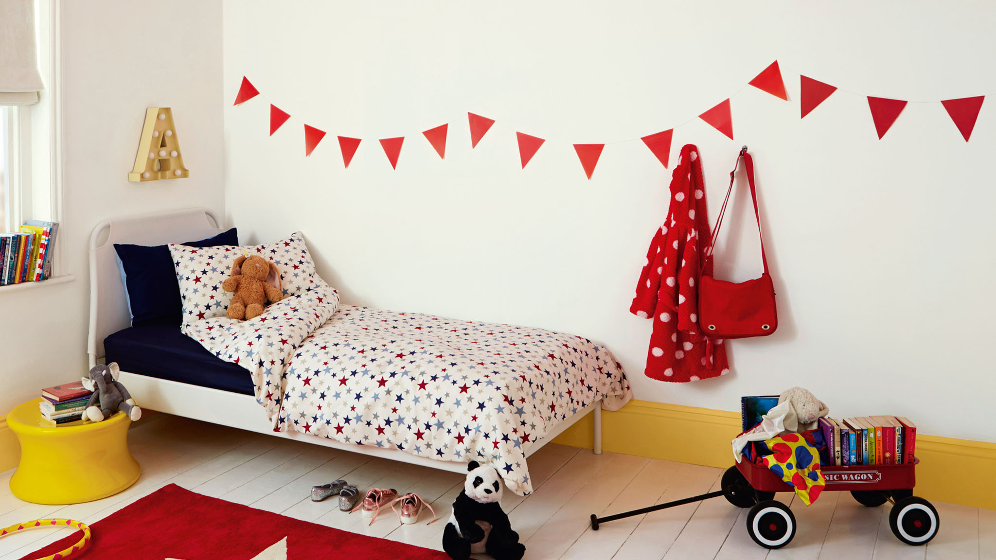 Dormitorio de niños en blanco Probá el blanco en el dormitorio de tu hijo para lograr un aspecto versátil y con estilo