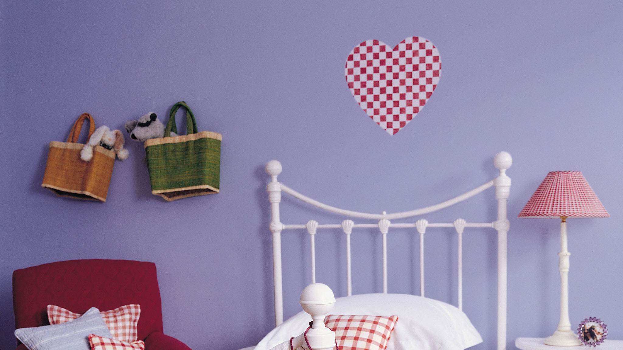83 Habitación de niñas en violeta Probá decorar con violeta para un dormitorio versátil de niñas